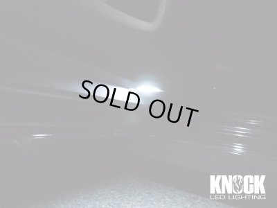 画像2: １５〜 クライスラー３００（ディーラー車）用 ドアカーテシーＬＥＤバルブ ホワイト